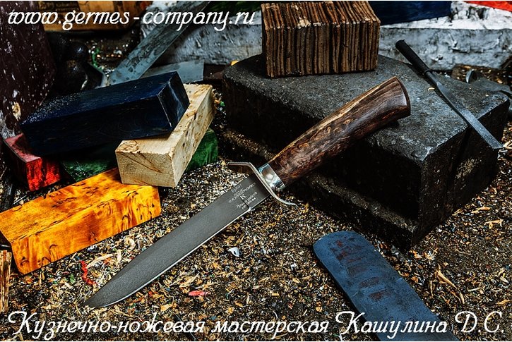 Нож разведчика из булатной стали, стабилизированное дерево